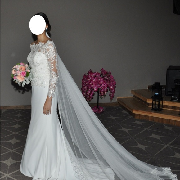 Dresses & Skirts - Elegant Wedding dress 2 in 1